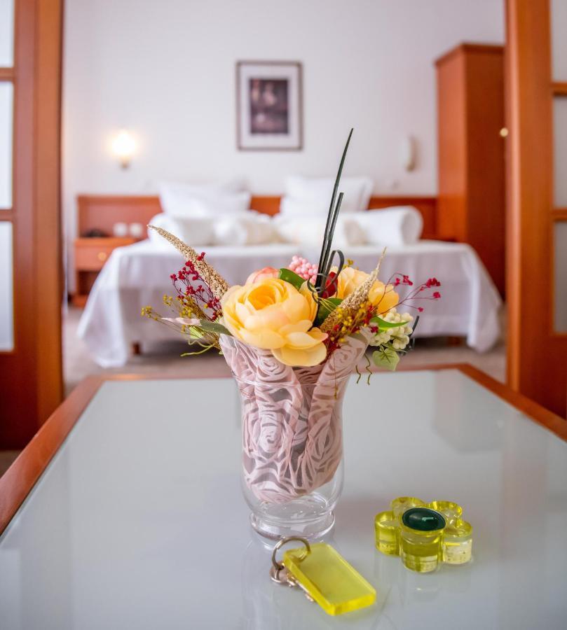Hotel Integra Doboj Esterno foto