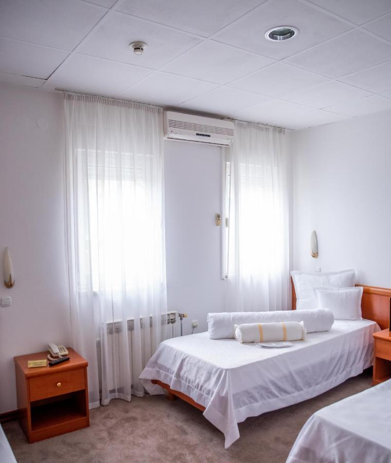 Hotel Integra Doboj Esterno foto